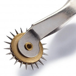 Roulette à patron dentée ultra pointue avec manche en bois - Prym 611277